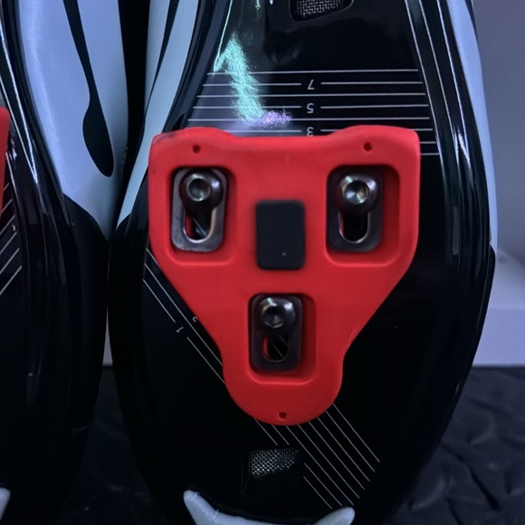 Peloton bike cleat - Picture 6 of 6